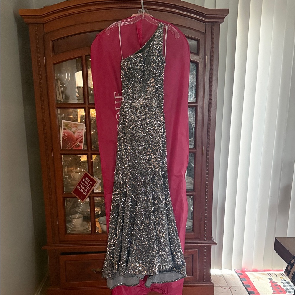 Vienna Prom One-Shoulder Silver Sequin Dress